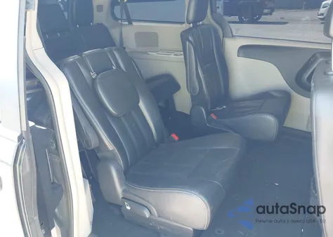 2016 Chrysler Town & Country Touring from USA, damaged, VIN 2C4RC1BG7GR126662